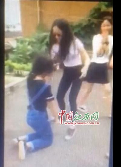 江西回应多名女生围殴女孩事件:将严处涉事者