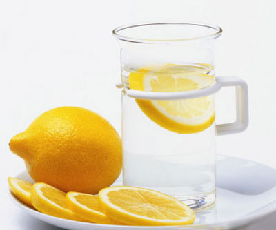 每天喝柠檬水好吗 柠檬水的作用及做法