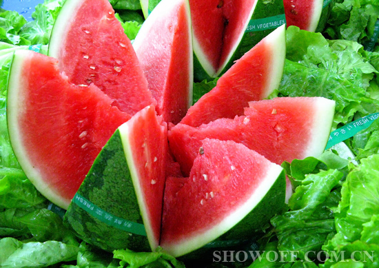 夏天吃西瓜有哪些好处与坏处呢?