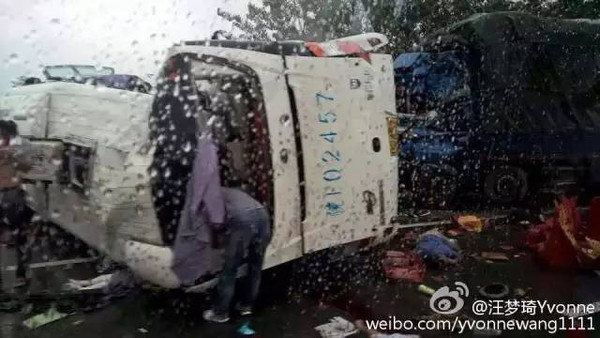 10人死!芜湖至马鞍山高速严重车祸