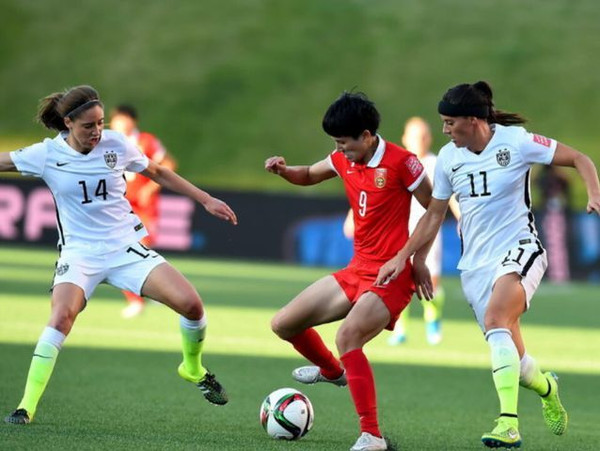 中国女足对美国比赛评论