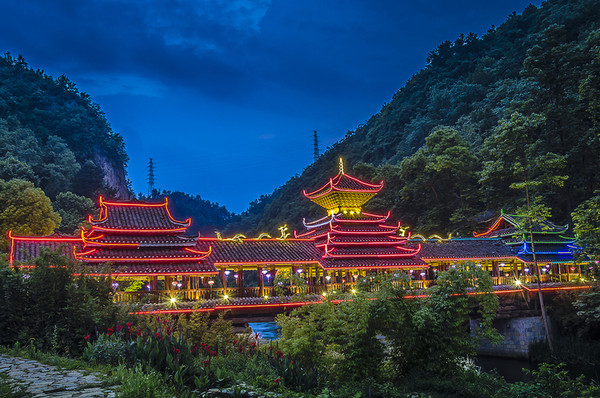 貴陽:侗鄉(xiāng)鼓樓 夜色風(fēng)雨橋