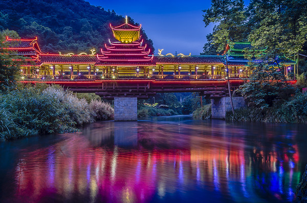 貴陽:侗鄉(xiāng)鼓樓 夜色風(fēng)雨橋