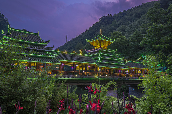 貴陽:侗鄉(xiāng)鼓樓 夜色風(fēng)雨橋