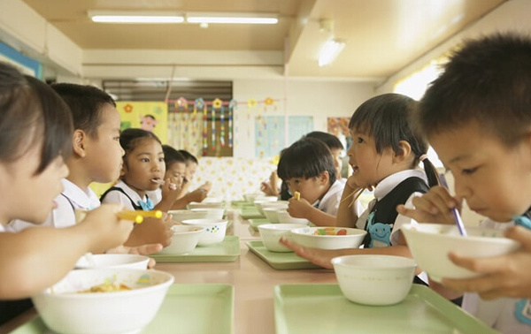 孩子在幼儿园不吃饭怎么办?