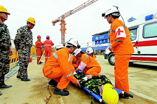  工程员工意外险 工地施工人员保险      工地上工人最需要的保险是