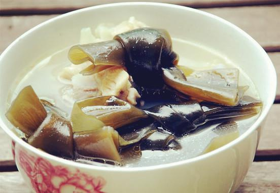解腻消暑白萝卜海带排骨汤 减肥又去寒