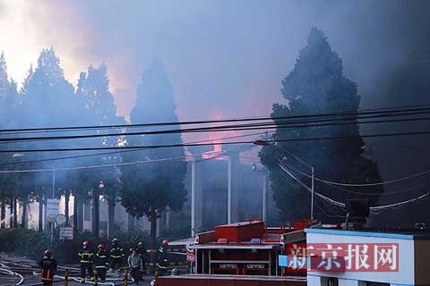 北京大红门木材厂失火:仓库大多租给卖鞋老板