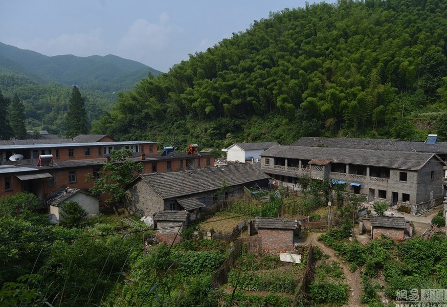 在安徽的大别山深处也不例外,仅仅霍山县的庵镇就建了皖西机械厂