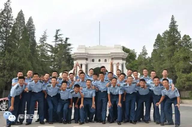 近年来,空军不断提升飞行学员生源质量,依托清华大学,北京大学,北京