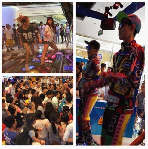 霹雳、动感、时尚,6月28日站面总决赛当天,长春二店喜迎“海尔兄弟”来到E舞成名的比赛现场,当音乐响起,他们瞬间起舞,霎时间仿佛“迈克尔杰克逊”的时代重现眼前,现场激烈的呐喊声和尖叫声此起彼伏。最终“海尔兄弟”以87分的优异成绩获得东北赛区的冠军之位,顺利晋级至大区赛<b