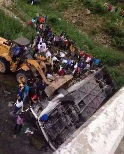 一韩国旅游团在吉林遭遇车祸 10人死亡