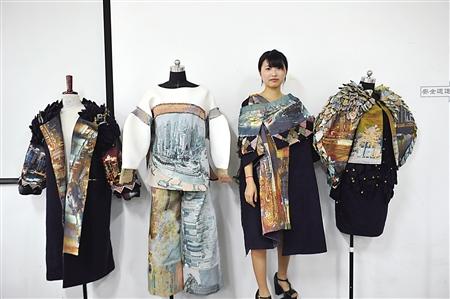 大学生将重庆城市风貌织到服装上 亮相时装周