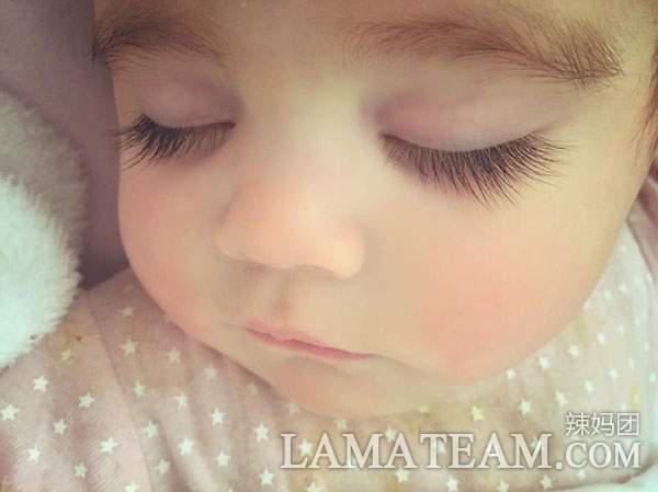 睫毛逆天了!世界最美蓝眼睛的女婴,才8个月大