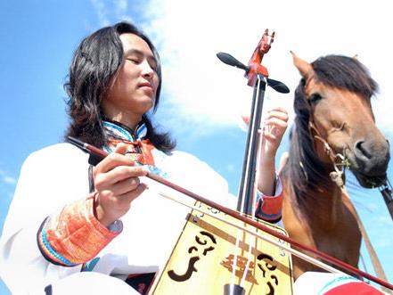 对外公布了"内蒙古十大文化符号"评选结果——内蒙古大草原,马头琴