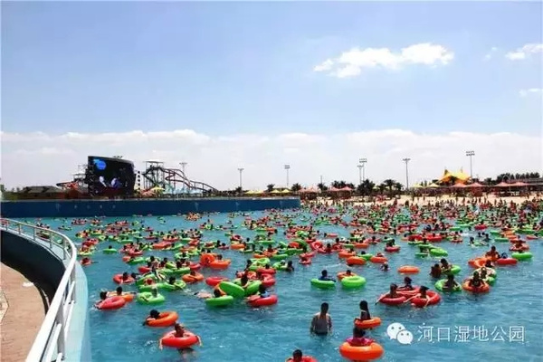 哈尔滨最大的室外水上乐园---呼兰河口欢乐水世界