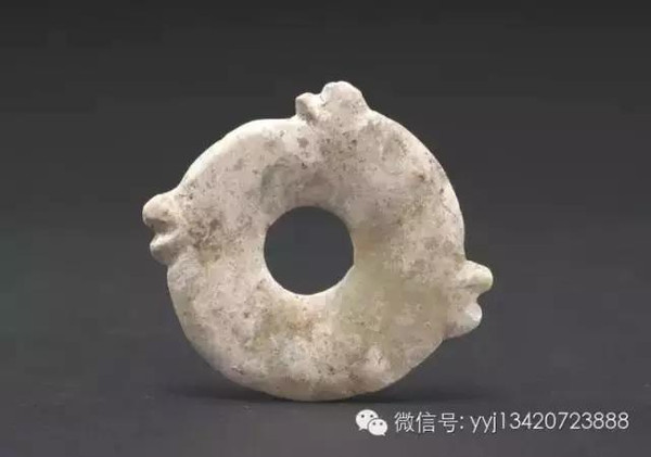 大汶口-龙山文化与良渚文化玉器文化展