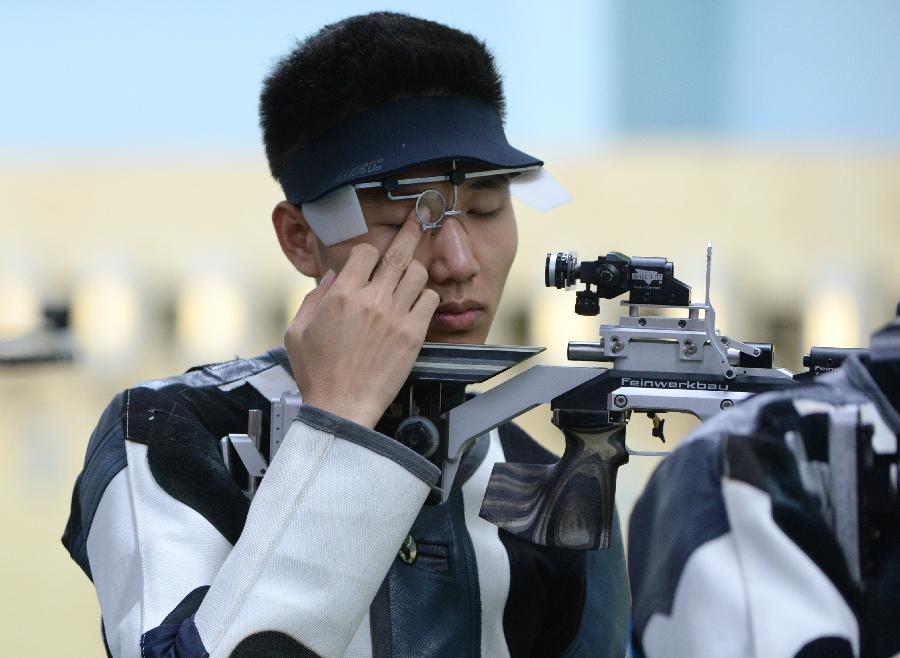 (大运会)(2)射击——中国选手包揽男子10米气步枪冠,亚军(图)