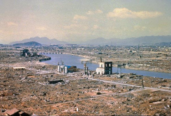 原子弹爆炸后的广岛长崎