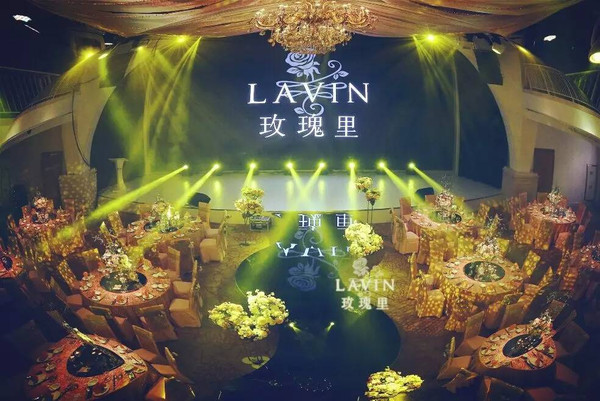 lavin玫瑰里·外滩(上海店 仪式堂 在夏天,户外婚礼注重风景,而室内