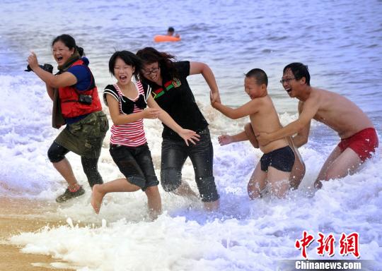 新田园海鲜_海门港再掀金秋旅游新高潮海陆空好戏连台