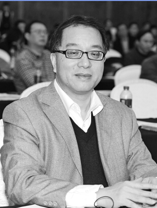 梁勤俭 资深媒体人,现为中国广告协会报刊分会主任,首都经济贸易大学特聘教授,重庆新闻学院兼职教授。