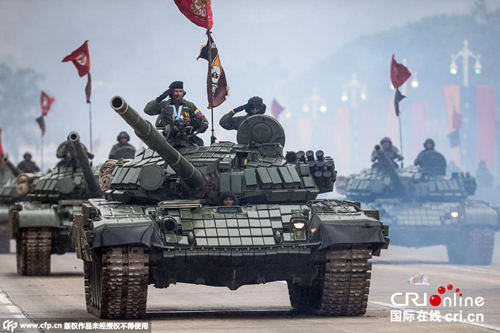 委内瑞拉国庆阅兵委总统出席 大批中国武器助