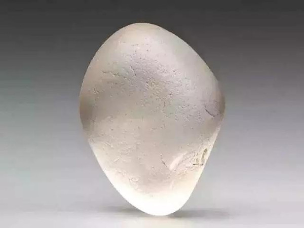 白宝石光 宝石光: 粉红,粉白,浅白色带有荧光效果.