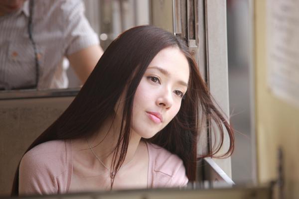 南湘 郭碧婷 美丽妖娆,不施脂粉也完美无瑕,小时代4中成为宫洺助理