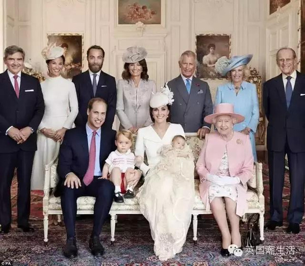 英国皇室近百年洗礼仪式的照片,这才是真正的贵族