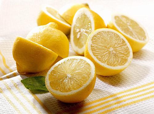 柠檬水洗脸的正确方法 方法不对小心适得其反