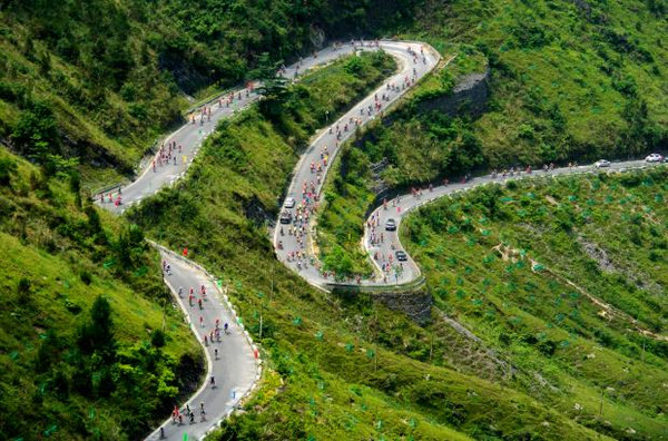 岩滩湖光山色旅游区班肖生态养生项目位于大化县乙圩乡巴岩林班