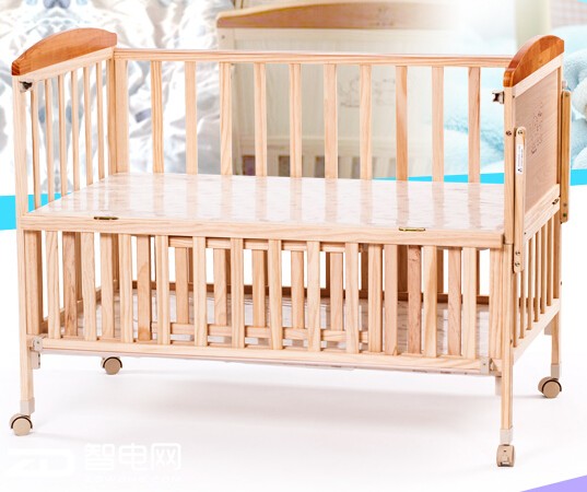 宝宝到底睡在哪里呢?是摇篮椅呢?还是婴儿床