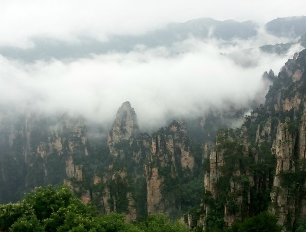 张家界导游推荐 天下游客必看
