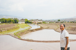 片角镇人口_永胜县片角镇新庄村地方道路破烂.(2)