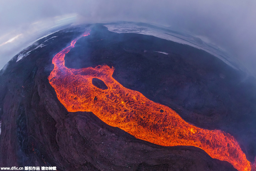 航拍全球最壮观的火山喷发(组图)