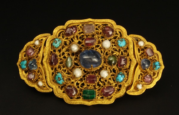 1 镶宝石金带饰正面明鲁荒王墓出土   中国古代的宝石镶嵌工艺从史前