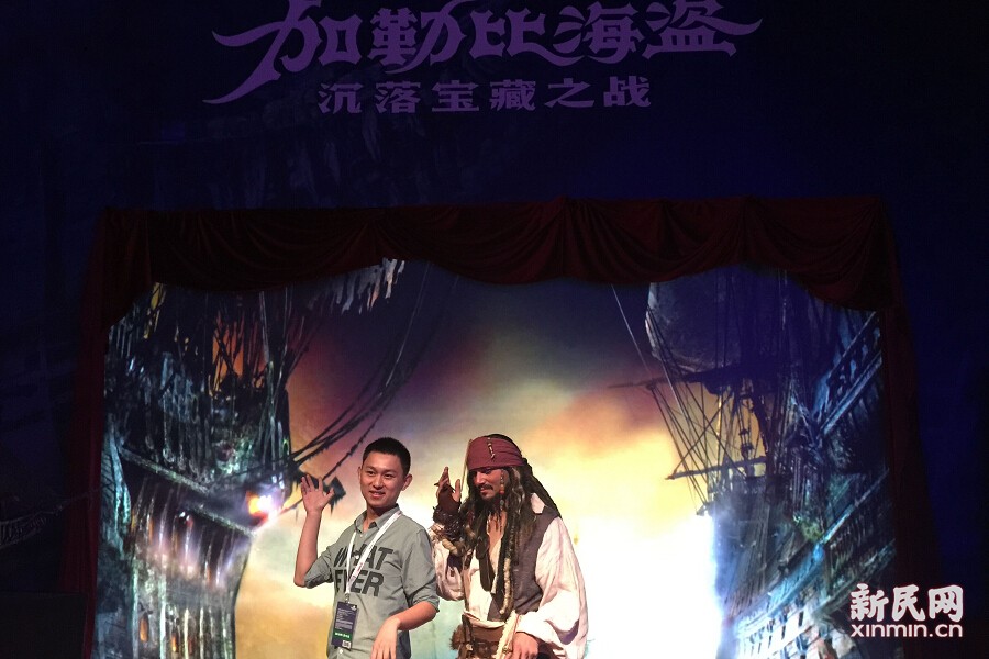 圖為上海迪士尼樂園米奇大街。