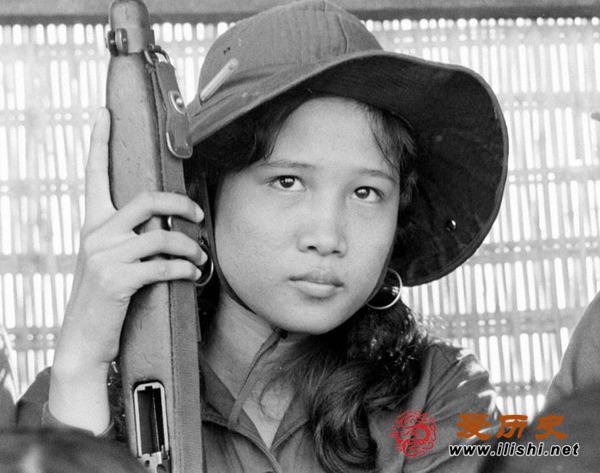 美国培训先打内战后又打中国的越南女兵
