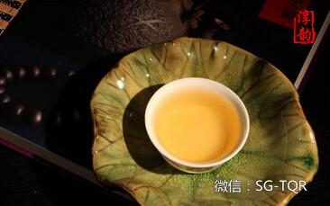 其气候特点是气温高,气压低,湿度大,风速小.