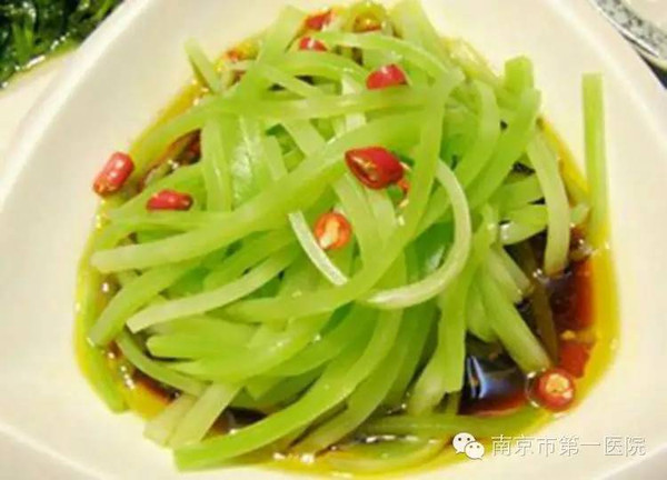 椒油炝拌莴笋