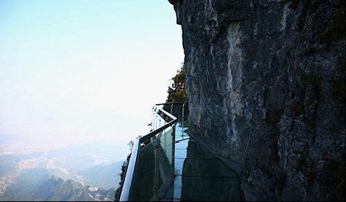 天门山玻璃栈道，张家界天门山玻璃栈道门票多少钱