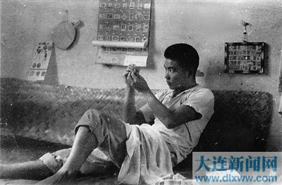 上世纪60年代,万伯翱在河南黄泛区农场接受锻