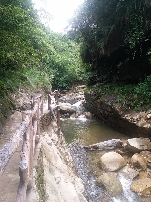 石门山峡谷,四季好去处!