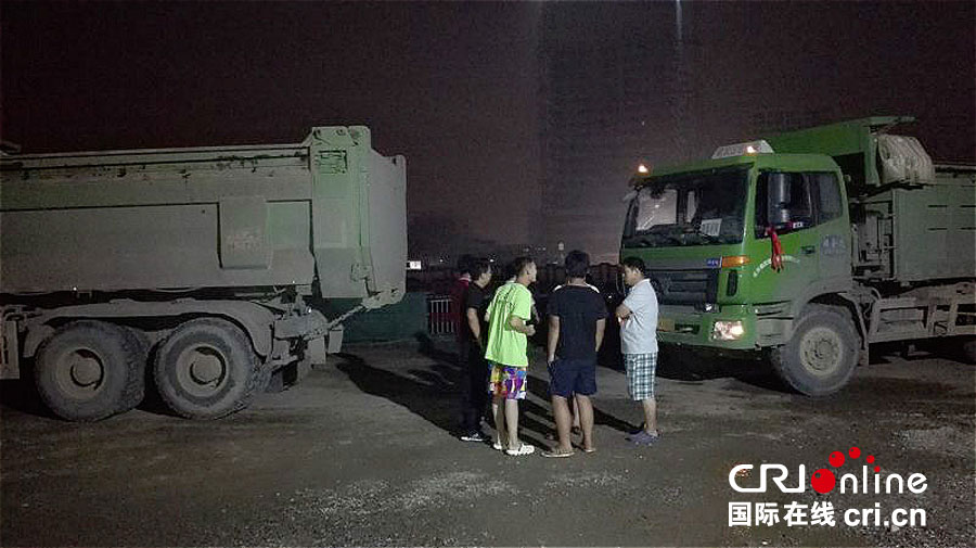 【组图】北京环保联合执法天天夜查 力促施工工地用车