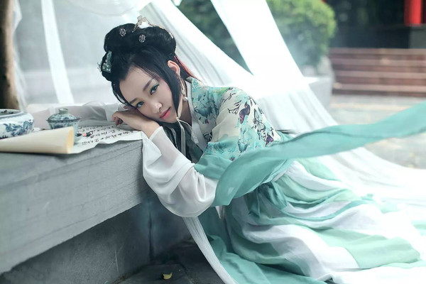 中国古代女性服饰系列篇之一醉美汉服!-搜狐