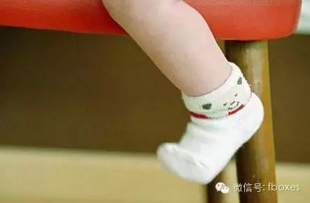【家盒子育儿】夏天宝宝要不要穿袜子?