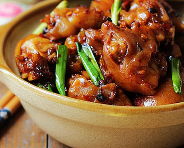 比回锅肉好吃n倍的霸气猪蹄 豆瓣酱翻炒的美味
