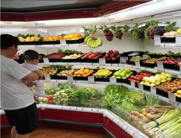 各种蔬菜,水果,为防冷藏柜温度过低而冻坏和水分丢失,一定要用保鲜