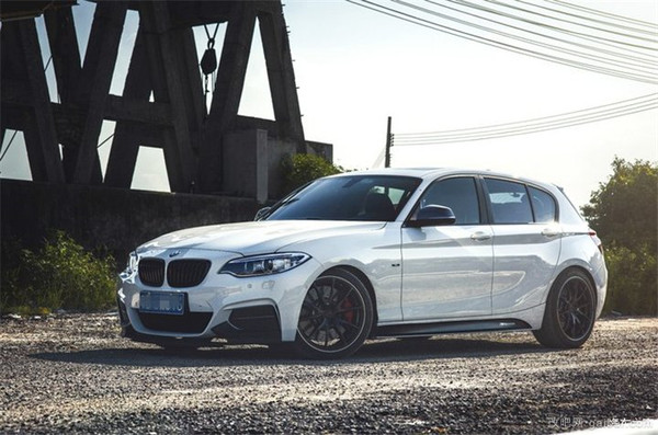 这不是m235i 宝马1系外观改装